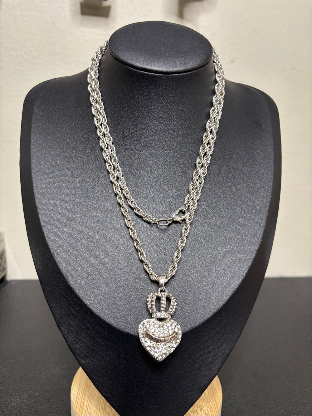 Juicy Couture Fit For A JUicy Queen Rope Chain Crown Silver Tone Necklace